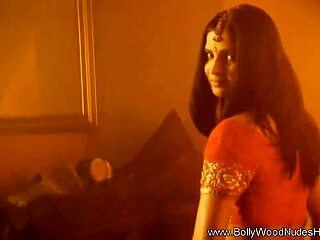 Exotic Brunette Dances Naked in Sensual Softcore Scene