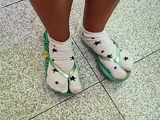 My girlfriend's stepsister teases with white socks and flipflops. She gives an intense footjob during rough amateur play.