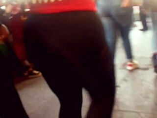 Watch this Mexican milf masturbate her big ass on the street.