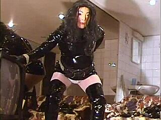 roxina2004shinybabeinpanties291004xl wmv featuring panties in emotional display