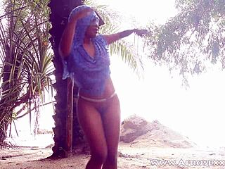 Black Girl Shaking Her Naked Ass In Public