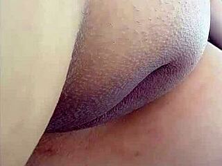 Cam girl here, stuck on showin’ off my cameltoe for y’all to see, like, can’t stop posin’ and teasin’... wanna watch me more?