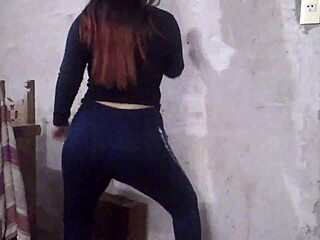 Sexy dancing performance in 2015 HD720