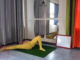 Regina Noir, doing yoga naked in gym tights?