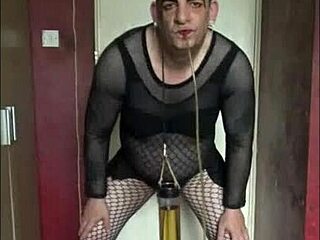 Skinny Czech milf Cynthia Vellons delivers intense footjob with deepthroat and cumshot on shaved legs