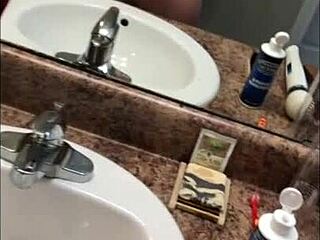 Natural pawg spreads her tight wet pussy for play