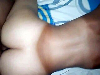 Yandra hermosa flaquita tells her story of beauty and elegance in this video.