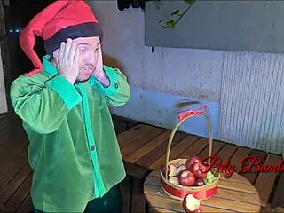 Snow White fucks the dwarf bareback