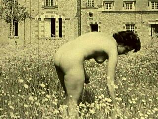 Wow! Vintage Nudes Exposed in Wild Nature Scenes!