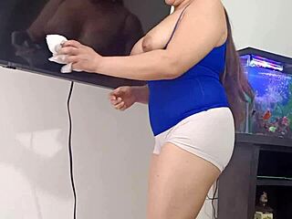 Nemôžem prestať myslieť na divokú ženskú mániu s cucaním kokotov