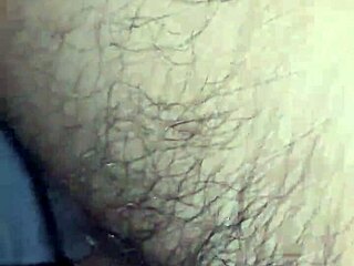 joven latina gives oral pleasure