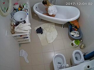 smart amateurs in voyeur setting