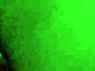 grabo a mi hermanastra sin que se de cuenta y la acaricio y le meto la mano