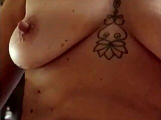 Buon Natale with a Steamy Blowjob and Facial Cumshot