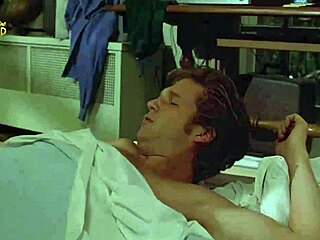 Stay Hungry映画のSally Fieldセックスシーン