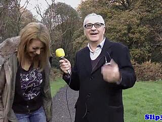 Eurobabe deseja a foda dura daquele coroa