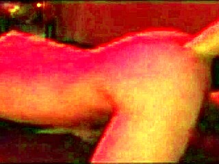 Femdom Performs Hard Fisting