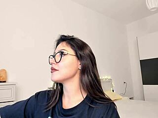 Chatting with latina fans on webcam 😘