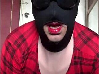 Bisexual crossdresser shares a shy 18+ secret with you