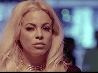 luna star fucks strangers with big tits and blowjobs 😏