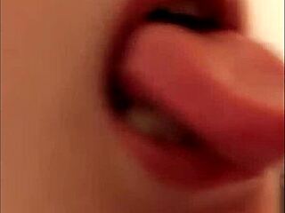 I, an asian teen babe, film myself doing cute sex with my tits and ass 😍