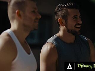 Hej, vill du DP:a min sexiga styvmamma Sheena Ryder med Dante Colle och Codey Steele?