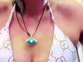 Amateur Brunette Couple Engages In Anal Fucking With Buttplug And Cumshot Live