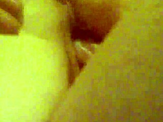 Pumping cum into wife's wet cunt for creampie