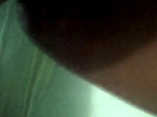 Esposa stays at hotel with prostitute