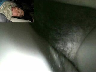 mature housewife enjoys showing pussy