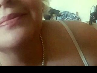 lady dalia masturbating for hubby salad