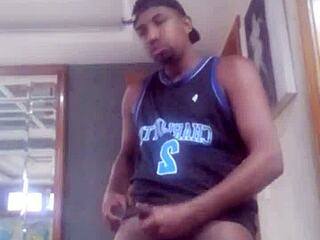 prostitudo do rio de janeiro fazendo atendimento por chamada de video neg�o carioca gozando muito whatsapp 021966326286