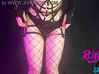 Look at that big ass egirl in lingerie!