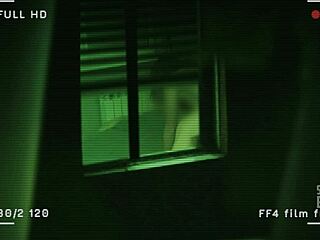 ¡Joder, mi novia se folla la polla enorme del vecino en perrito, qué puta!