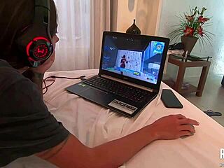 Fucking my Latina friend Ana Rothbard while she plays Fortnite, licking her pussy