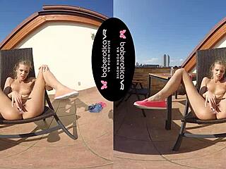 I'm masturabting with toys in vr