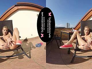 I'm masturabting with toys in vr