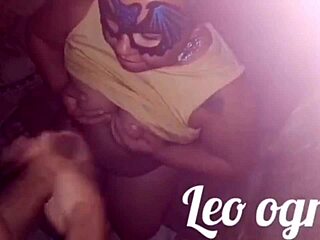 gordinha gostosa tomando leitinho antes de