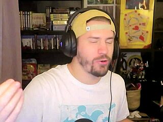 How to Have a Successful First Date with Your Friend Shuggerlain