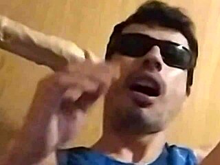 my hungry mouth devours lionel hearts huge toy