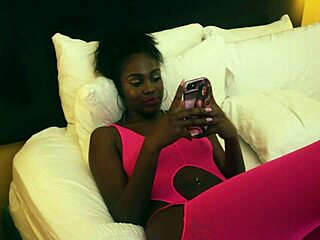 에휴, 내 새언니 웨스트인디마미가 또 나보고 하자고... 스타킹 입고 계속 박아!