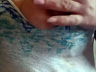 Klaudiaambergirl plays with natural big tits in massage