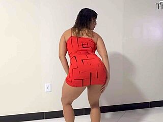 i'm dancin to seduce the biggest audience online i got a dream of bein the biggest whore seen in the world