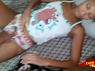 Ako ne podeliš, reći ću mami za tvoje skrivene misli.