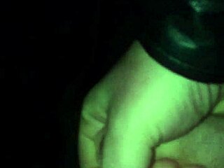 fatthocoo jerks off to cumshot