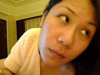 Zhao婧 Blows Minds! Watch This Asian Bitch Suck Like Crazy