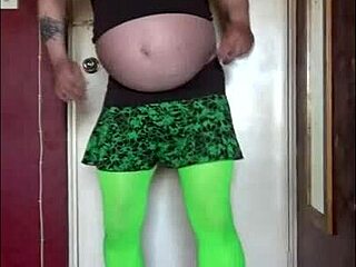 Bisexual crossdresser LOVES the TASTE of PISS!