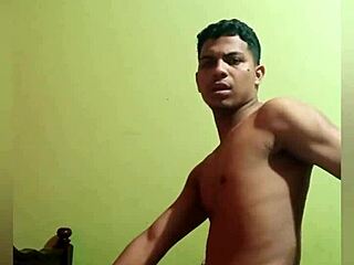 Que RICO ME LO HACE with that monster cock.