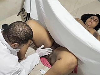 Skrivni ginekolog zapelje okroglo pacientko in ji brez privolitve navrta mokro luknjo