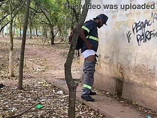 I love outdoor bareback sex.